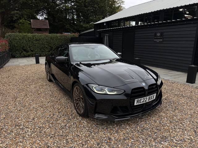 BMW M4 photo 1